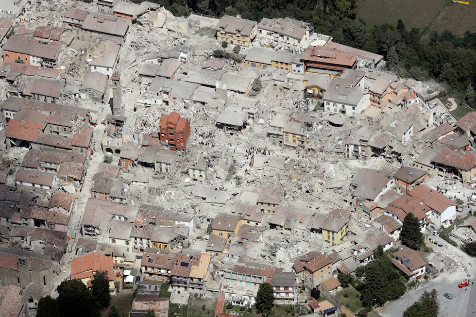 Amatrice dopo il sisma del 24 agosto 2016 vista dall'alto