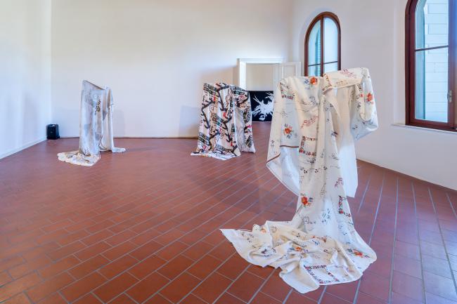 Installazione di Lori Lako
