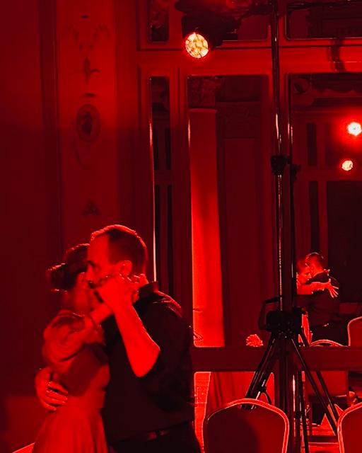 La coppia di ballerini di tango David Napolitano e Antonella Tinghi