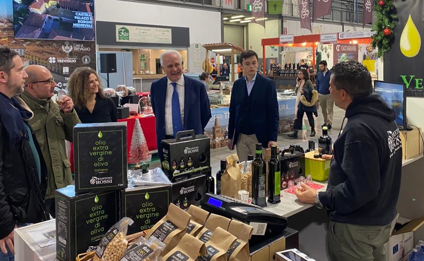 Milano, Giani visita gli artigiani toscani in Fiera