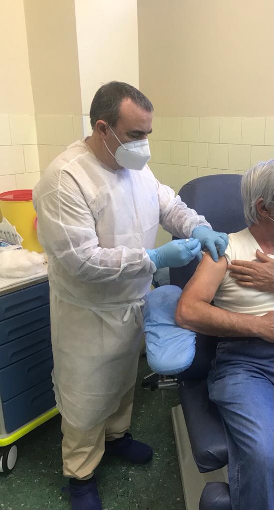 Asl Toscana nord ovest: vaccinate le prime 220 persone estremamente vulnerabili