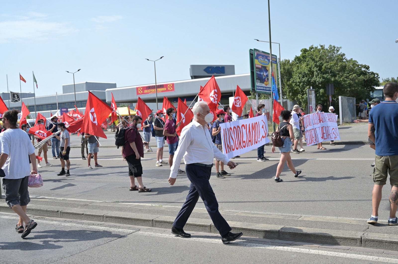 Manifestazione Gkn a Campi Bisenzio, Giani: “Con me scesa in piazza tutta la Toscana”