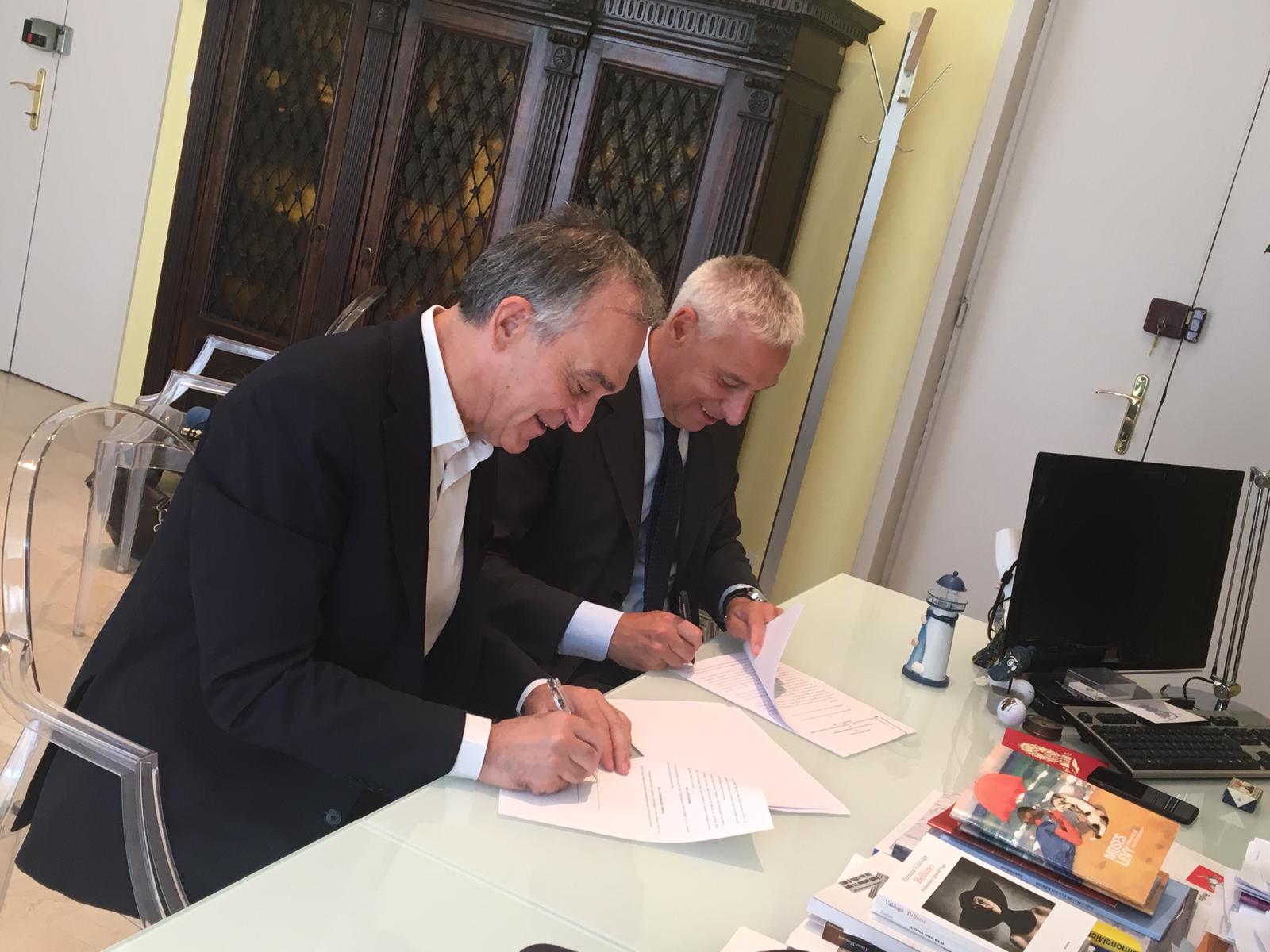 Rossi e Del Ghingaro firmano un protocollo per lo sviluppo di Viareggio