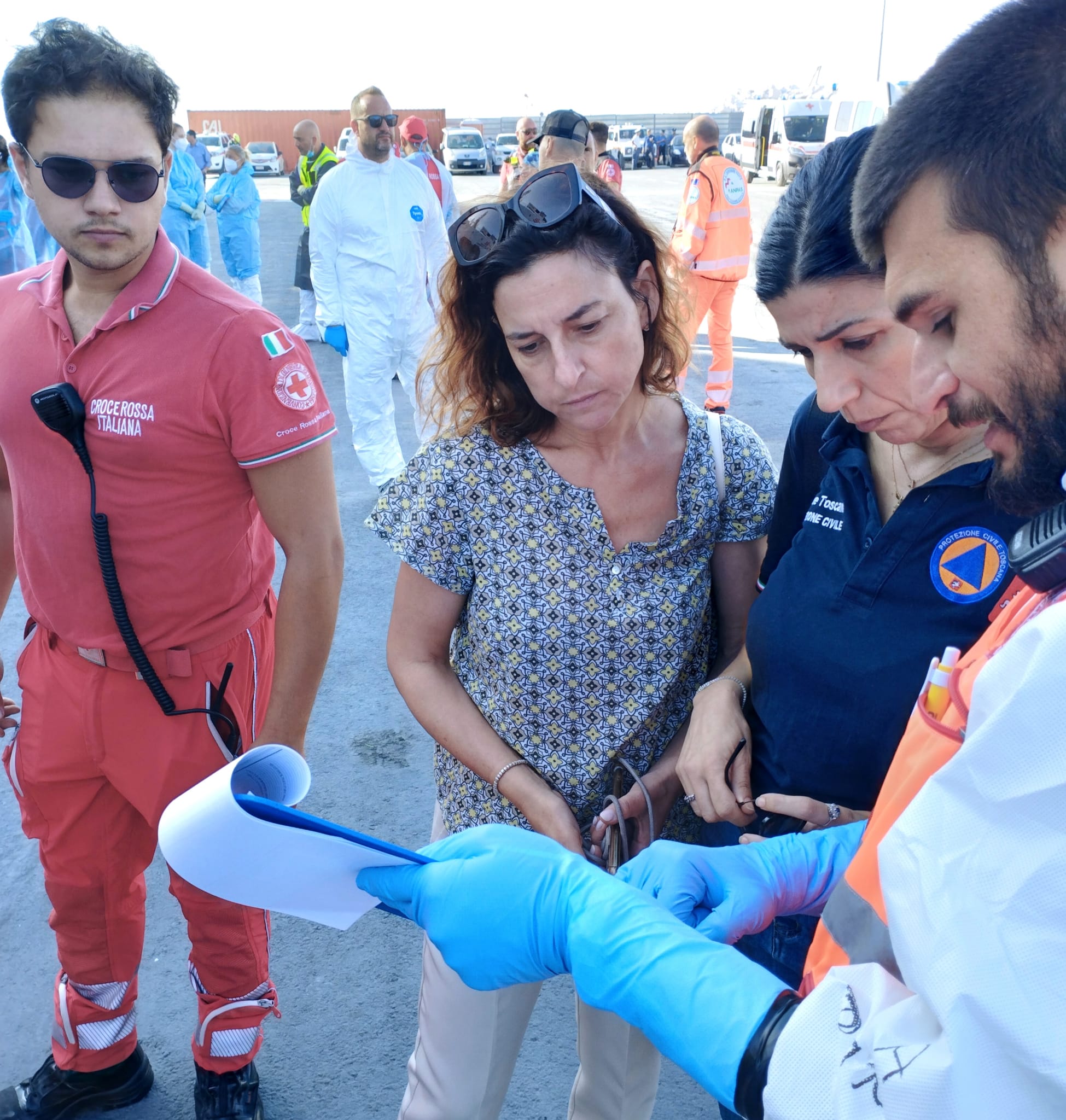 Migranti, GeoBarents a Marina di Carrara con 196 persone a bordo, 60 i minori