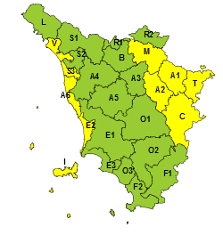 Maltempo, codice giallo per temporali a est e mareggiate sulla costa centro settentrionale