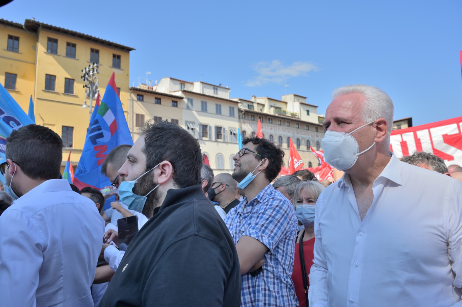 Immagine Gkn, Giani in piazza: “La Toscana si ribella a una chiusura inaccettabile”