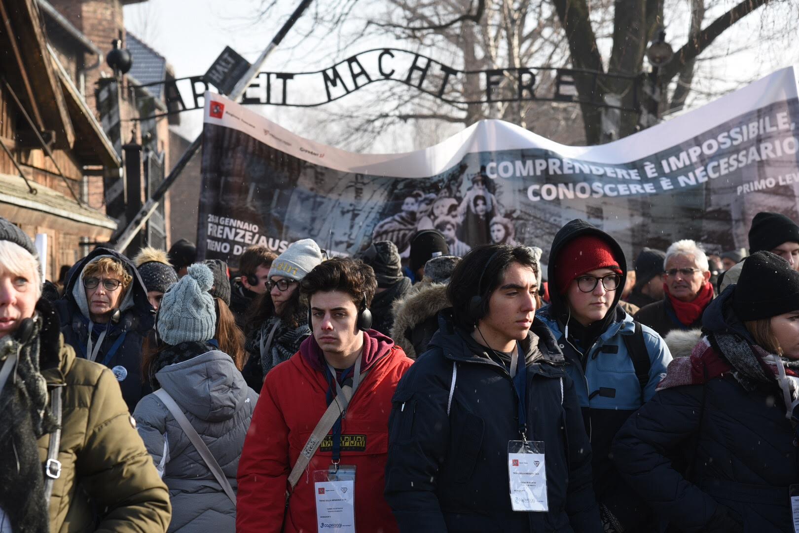 Treno della memoria: la Shoah studiata sui libri, la Shoah vista nei campi di sterrminio. Gli studenti raccontano