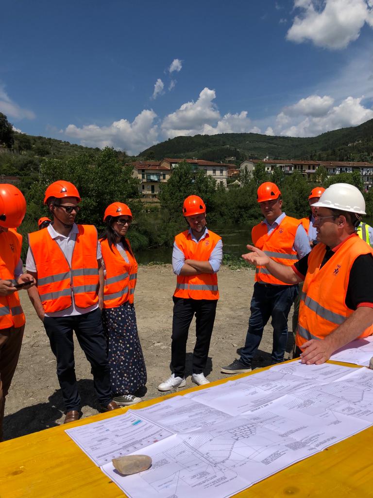 Briglie sull’Arno, sopralluogo di Monni al cantiere della traversa di Compiobbi