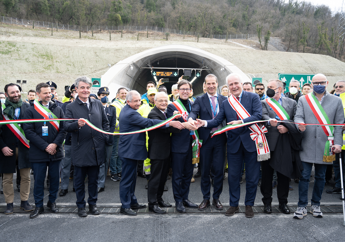 A1, aperto nuovo tratto a tre corsie Barberino-Firenze Nord. Giani: