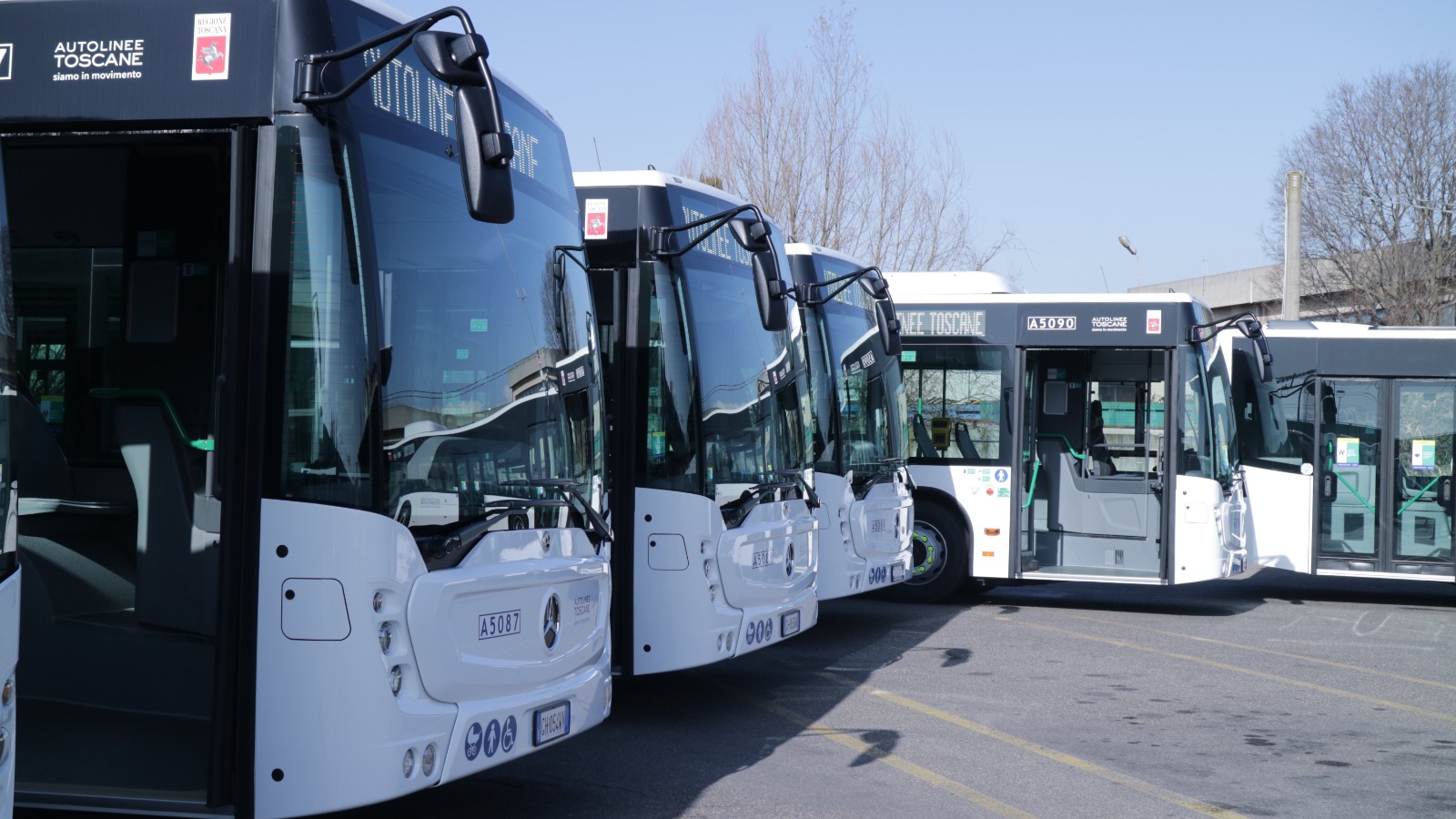 Ecco i 10 nuovi bus di Autolinee Toscane, la soddisfazione di Giani e Baccelli