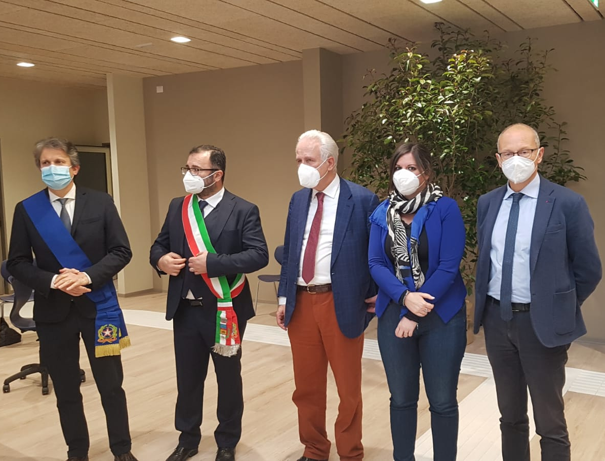 Crespina (Pi), taglio del nastro alla nuova scuola media