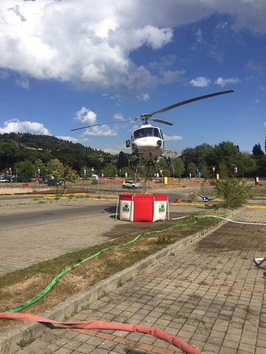 Incendi, un secondo elicottero attivo su Careggi. Altri tre incendi in Toscana