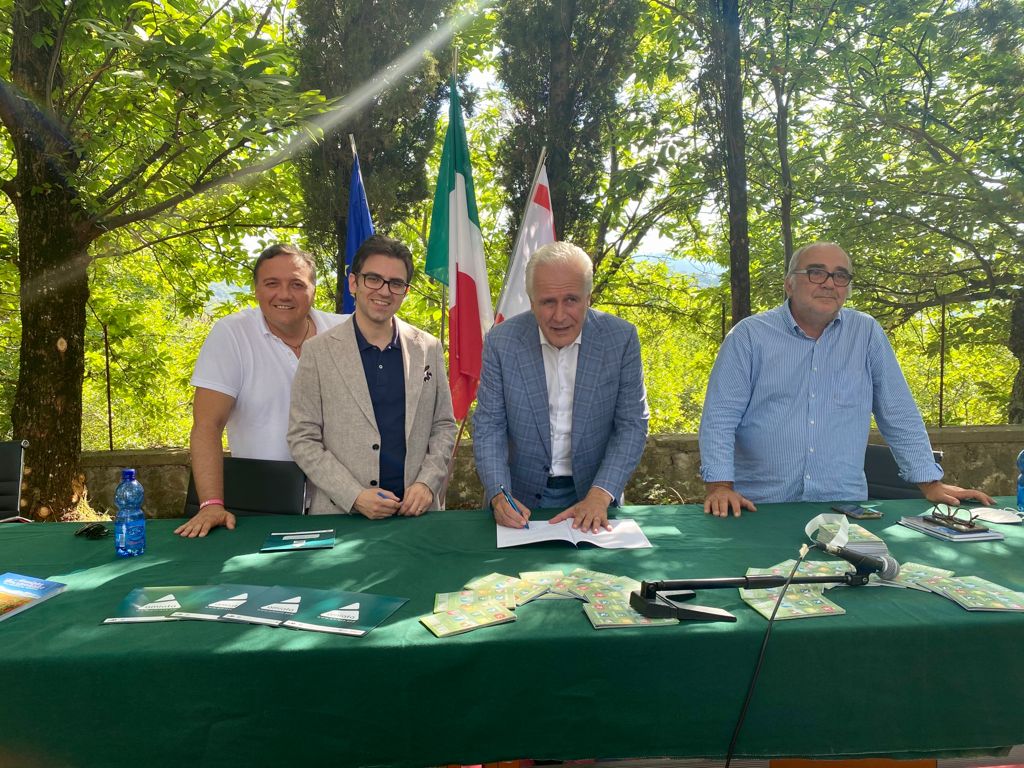 Lavoro digitale a distanza nel futuro dei piccoli borghi. Firmata intesa con Santa Fiora