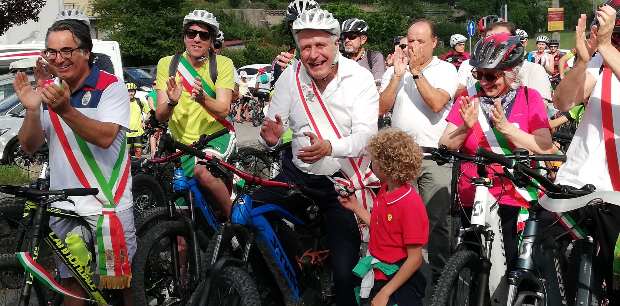 Giani inaugura la ciclopista della Lunigiana