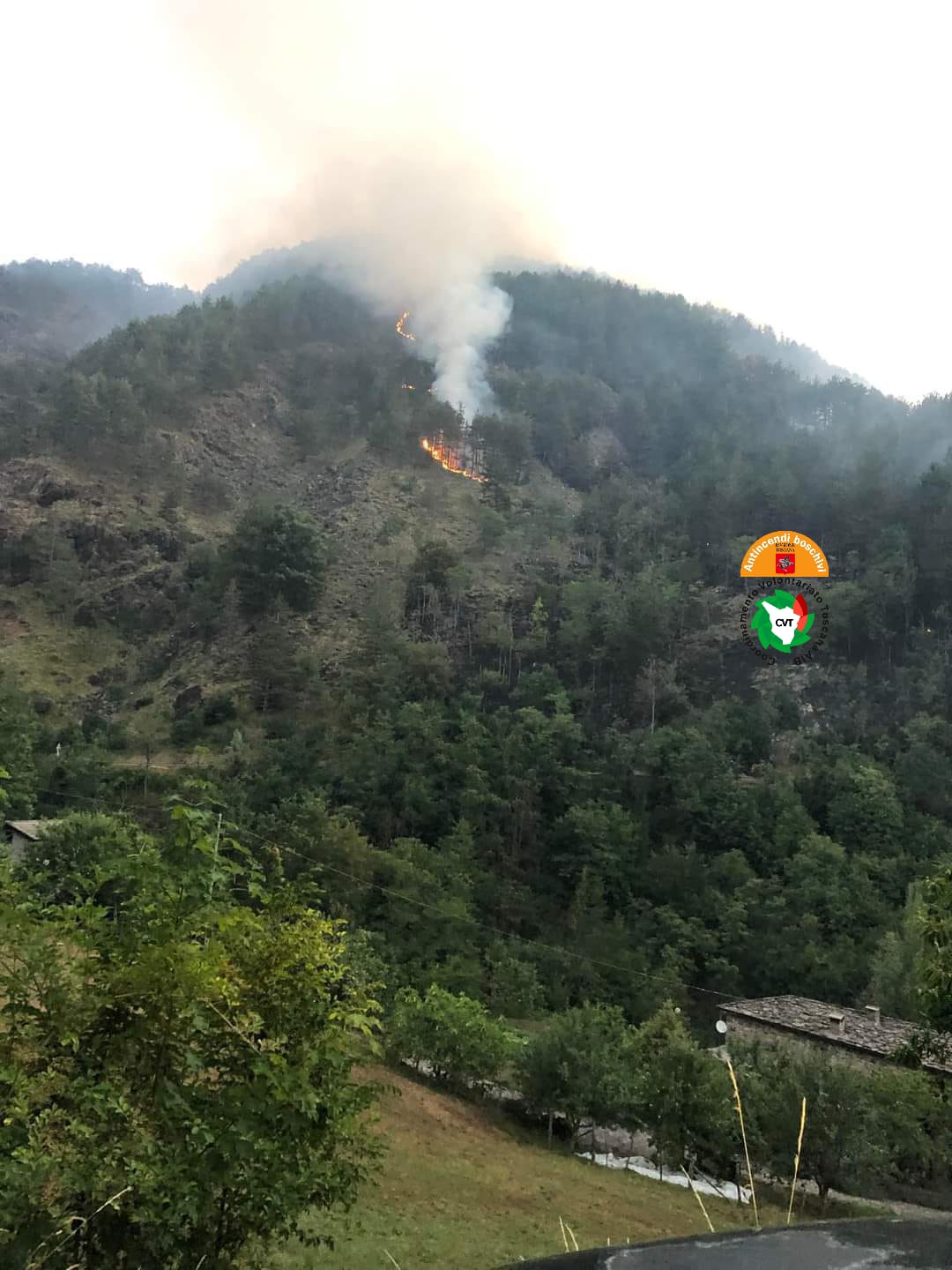 Incendio in località Colle Greta a Zeri, in provincia di Massa Carrara
