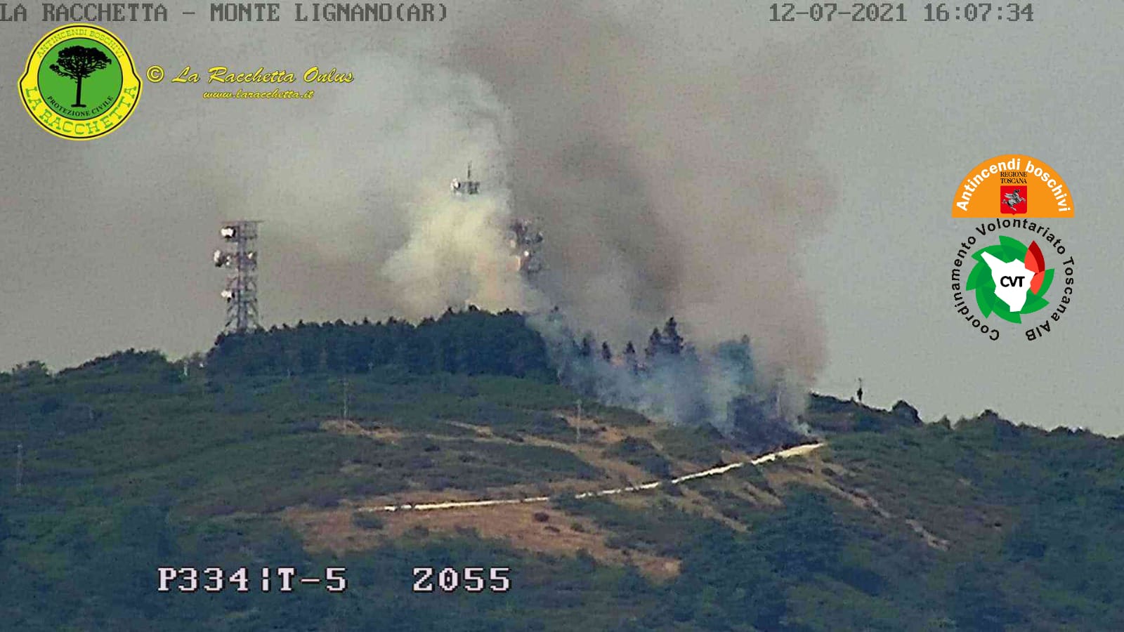 Incendio sulla cima dell’Alpe di Poti, in fiamme i ripetitori