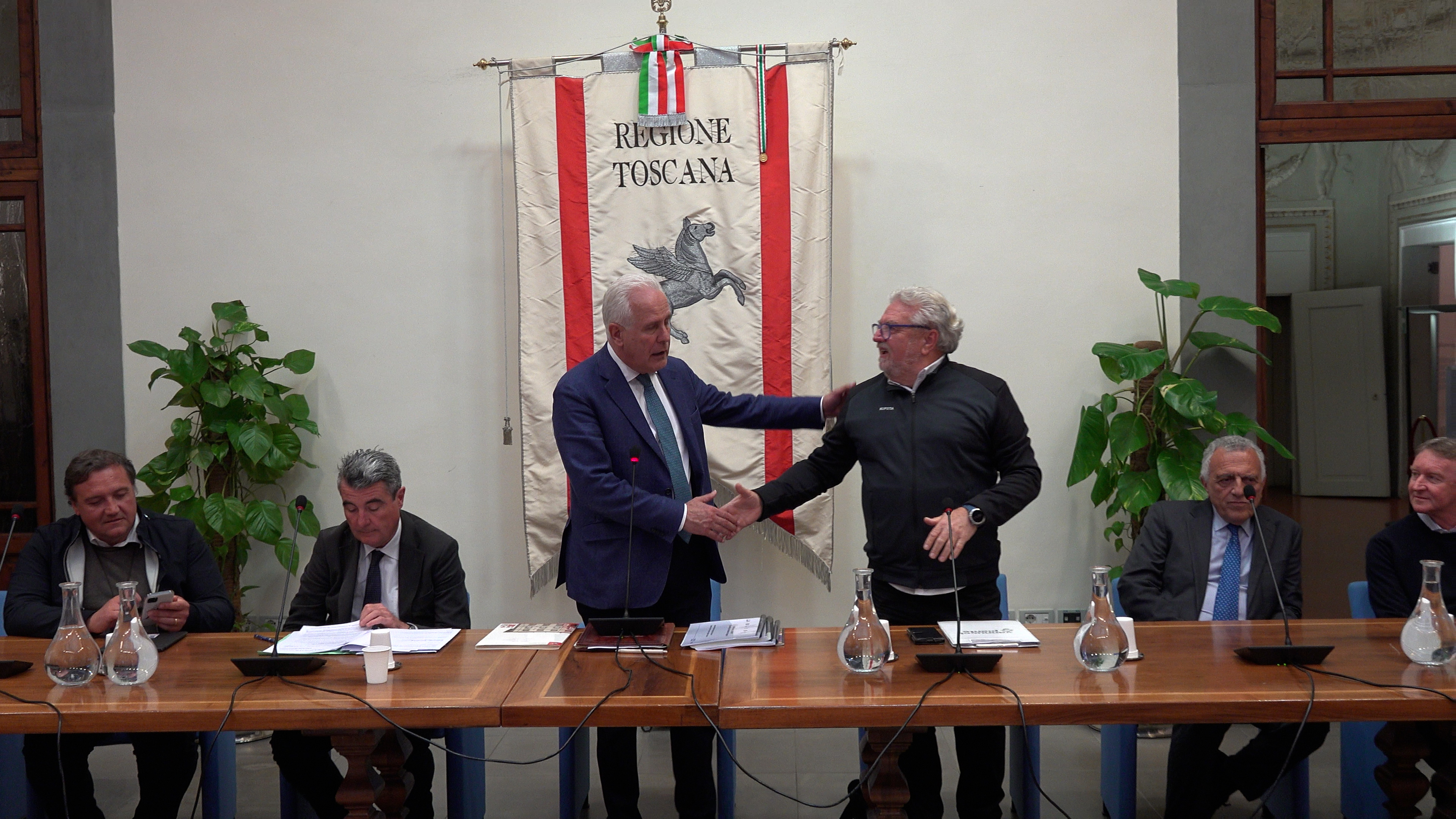 Lungo la Toscana e il suo arcipelago, viaggio con tappa in 18 porti
