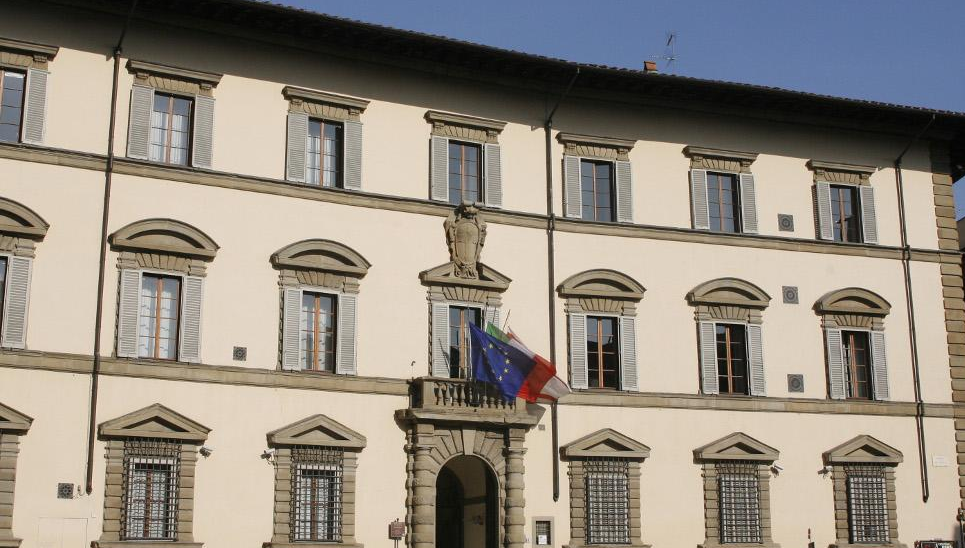 Fase 2, Rossi firma la nuova ordinanza con il calendario delle riaperture in Toscana