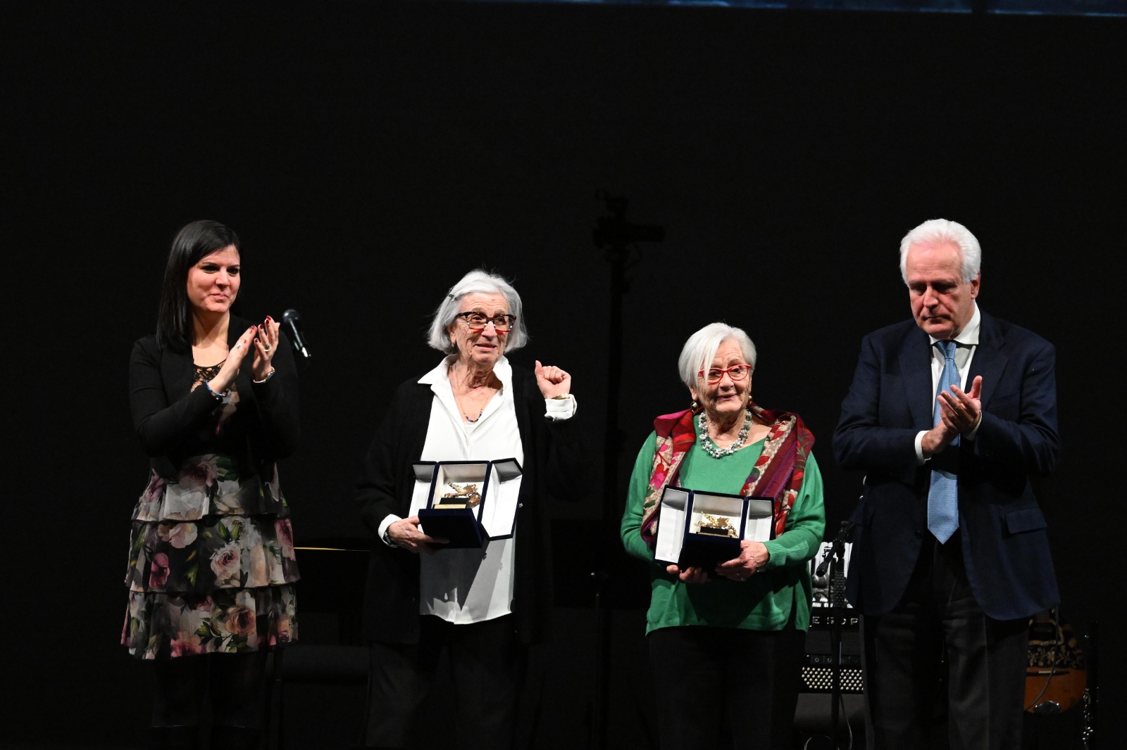 Giani e Nardini consegnano il Pegaso d’Oro alle sorelle Bucci. “Ora lavoriamo per la pace”