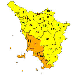 Maltempo, vento sulla Toscana. Codice arancione sulla costa livornese e grossetana