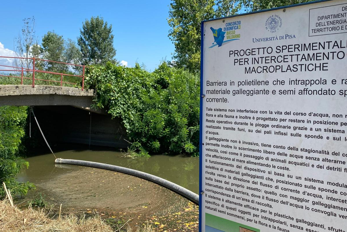 Plastiche galleggianti Padule Fucecchio, ecco il progetto per rimuoverle