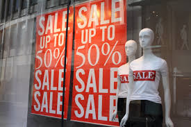 Saldi estivi 2023, inizieranno giovedì 6 luglio e dureranno due mesi