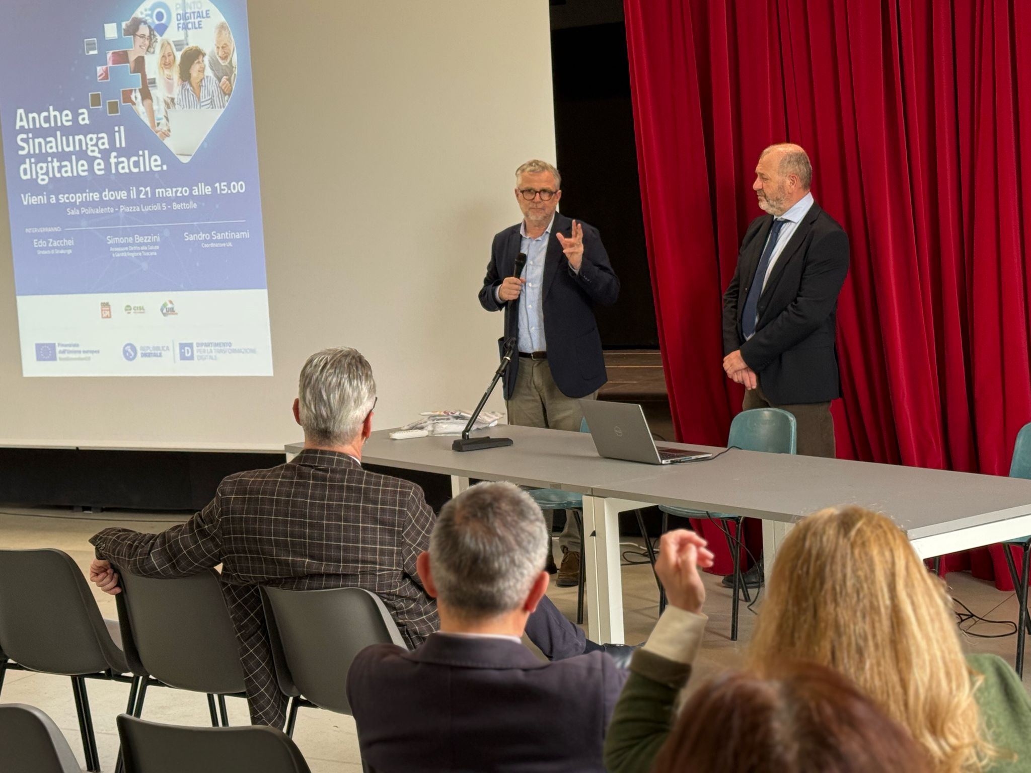 A Sinalunga (SI) la quinta tappa del tour per rendere più facile il digitale
