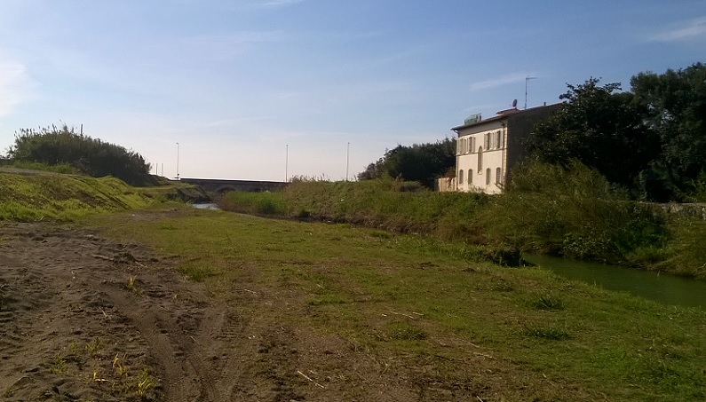 Alluvione, lavori in corso/2. Opere strutturali e un ponte già ricostruito sul rio Ardenza Popogna