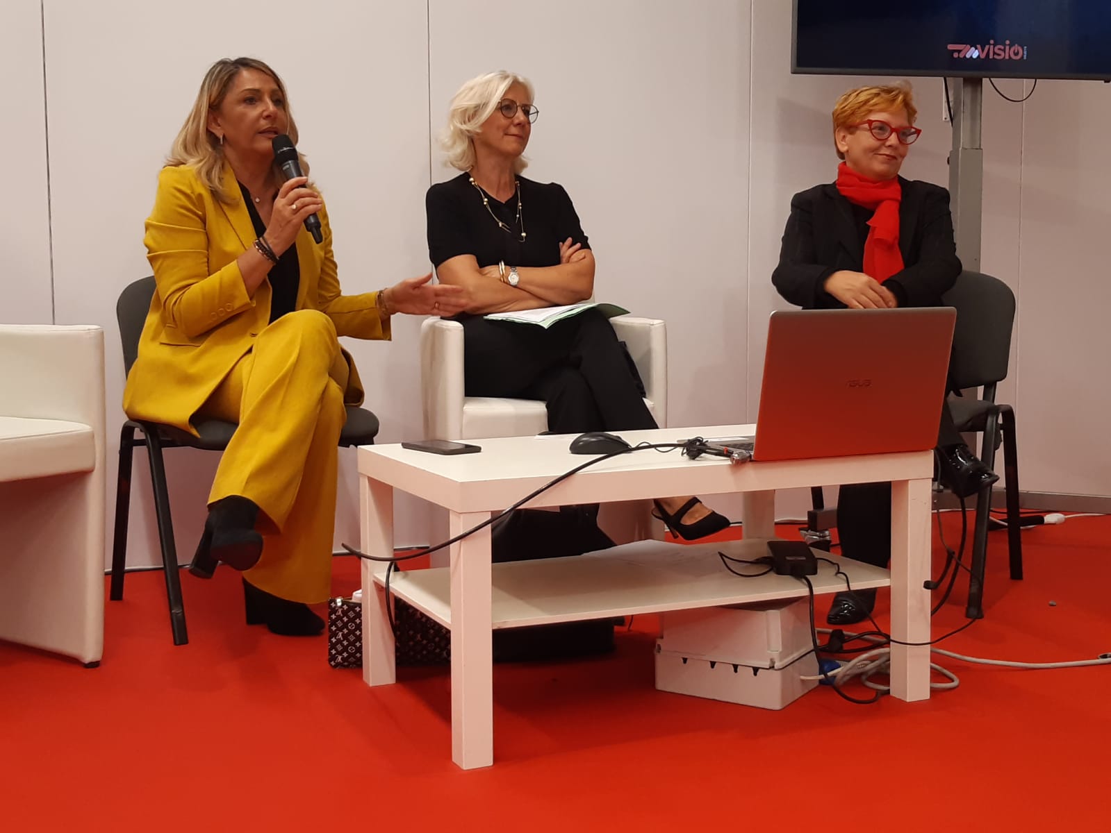Contrasto alla violenza di genere: un concorso per le scuole per illustrare la