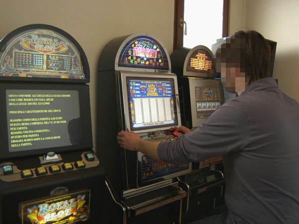Gioco d'azzardo patologico, una campagna della Regione e un numero verde