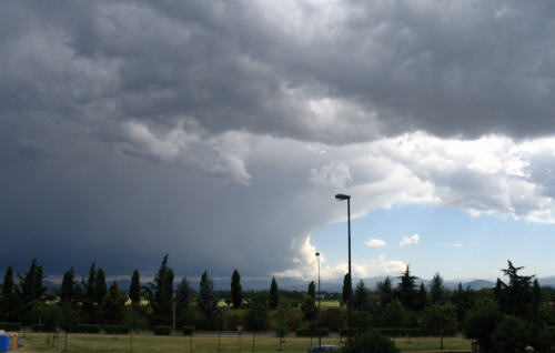 Allerta meteo, da domani mattina forti temporali su tutta la Toscana