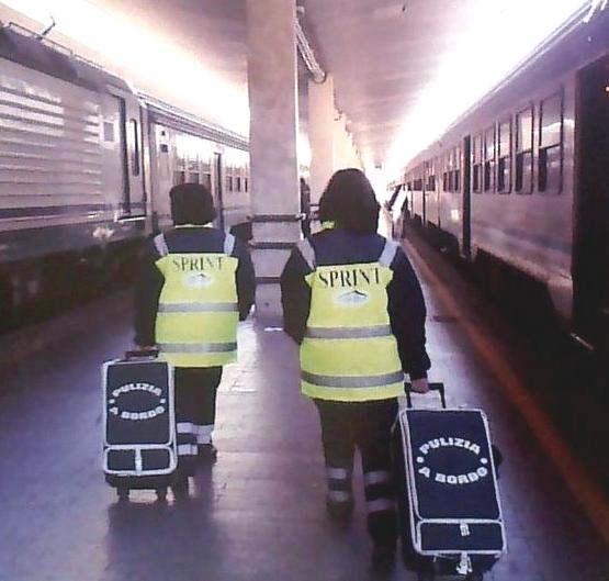 Treni regionali, il 'pulitore' sale in carrozza