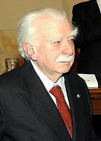 Ottomila volumi della biblioteca di Giorgio Spini donati ad Aulla
