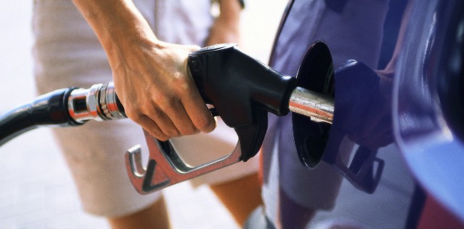 Costo della benzina, nuove azioni per contenere i prezzi e renderli più trasparenti