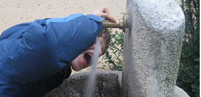 Un patto per l'acqua: le scuole toscane a lezione di 'impronta idrica'