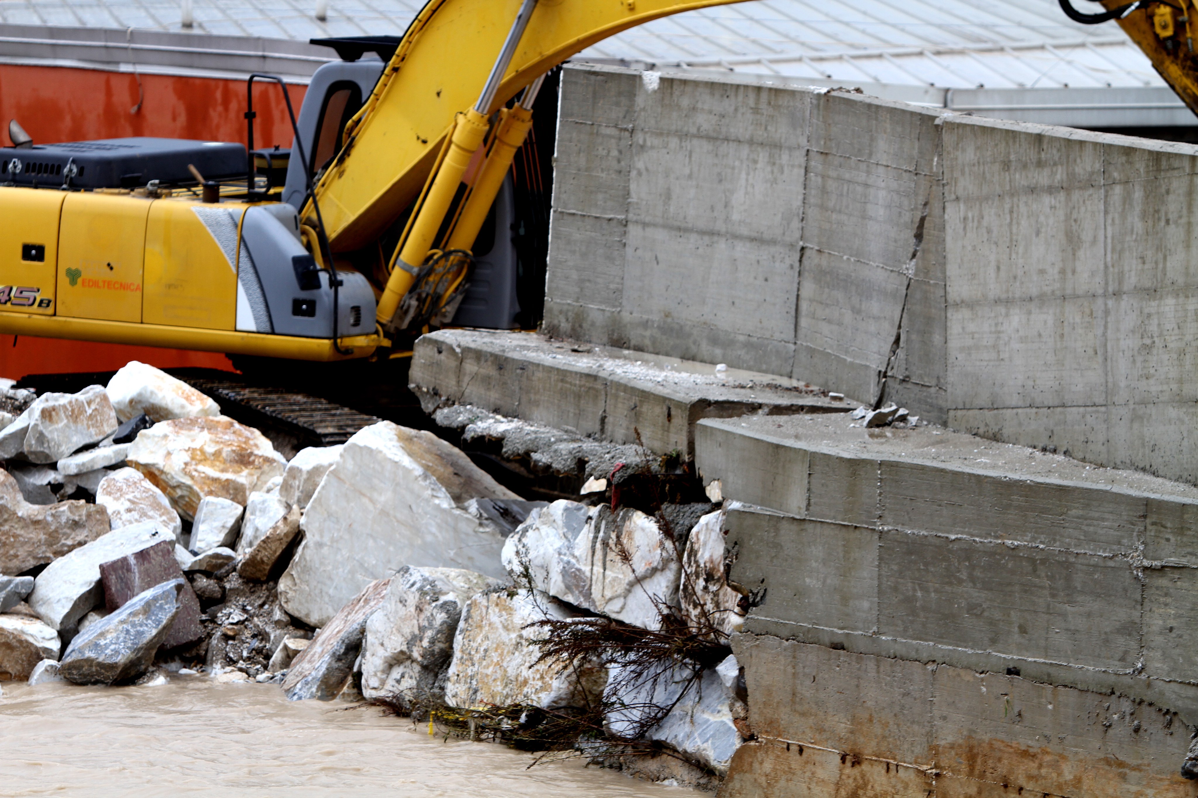 Sistemazione del bacino del Carrione: presentato a Carrara il progetto di bypass