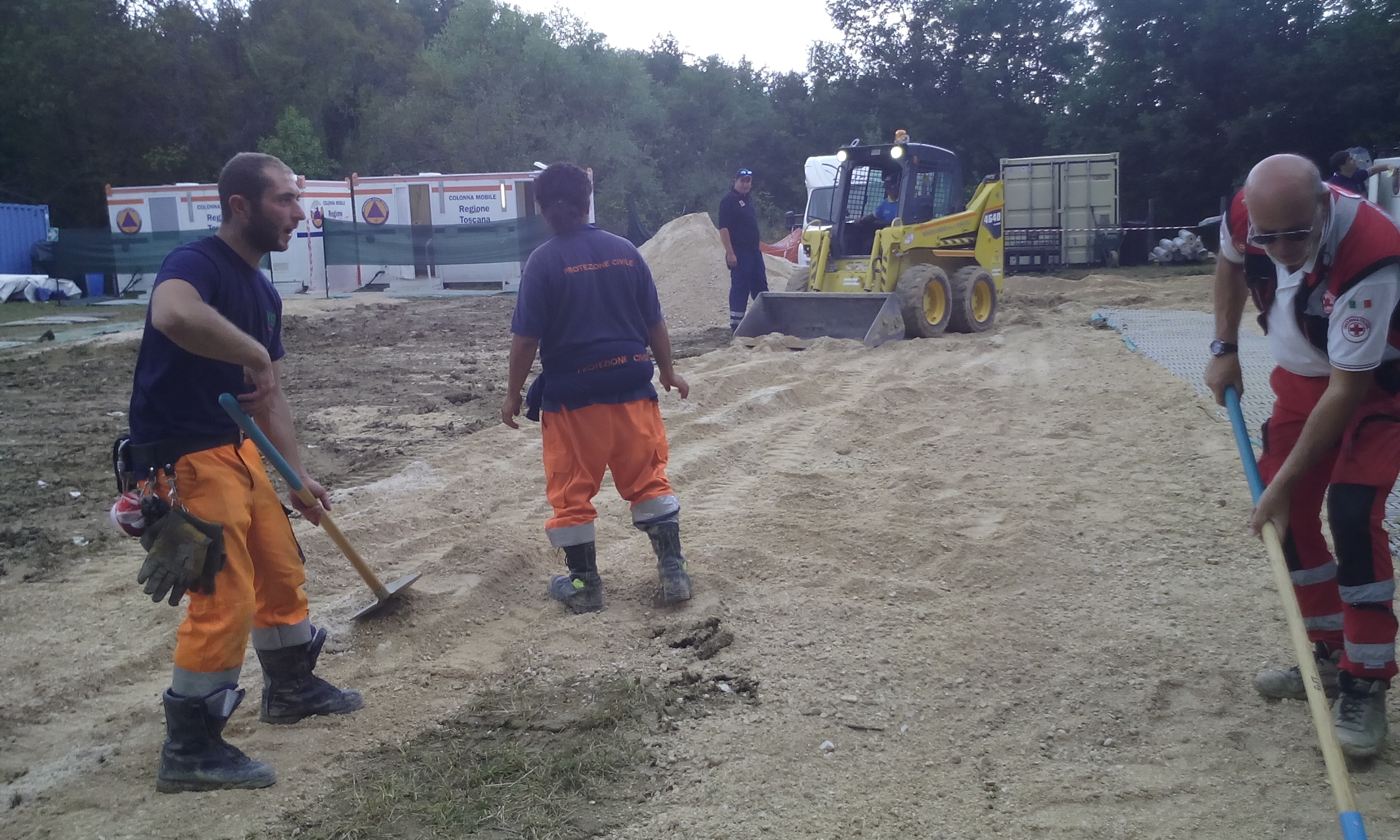 Terremoto Centro Italia: nei campi toscani si lavora per limitare i disagi causati dalla pioggia