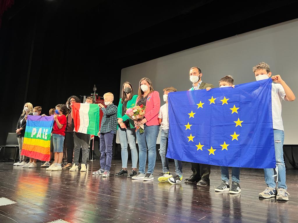 Nardini a Certaldo per consegna Costituzione a bambine e bambini delle primarie