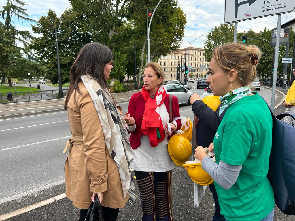 Lavoro, Nardini al flash mob dei sindacati per la sicurezza