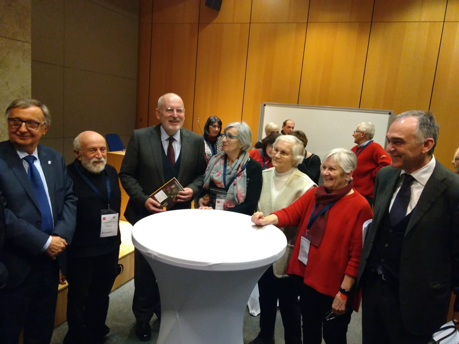 Il sogno toscano di un treno europeo della memoria. Timmermans parla ai ragazzi partiti da Firenze