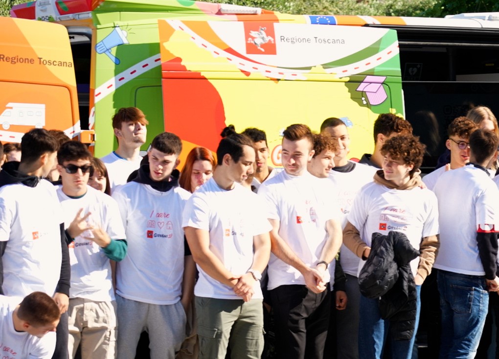 Giovanisì in tour, tappa a Porcari (Lu). Baccelli incontra ragazze e ragazzi del “Benedetti”