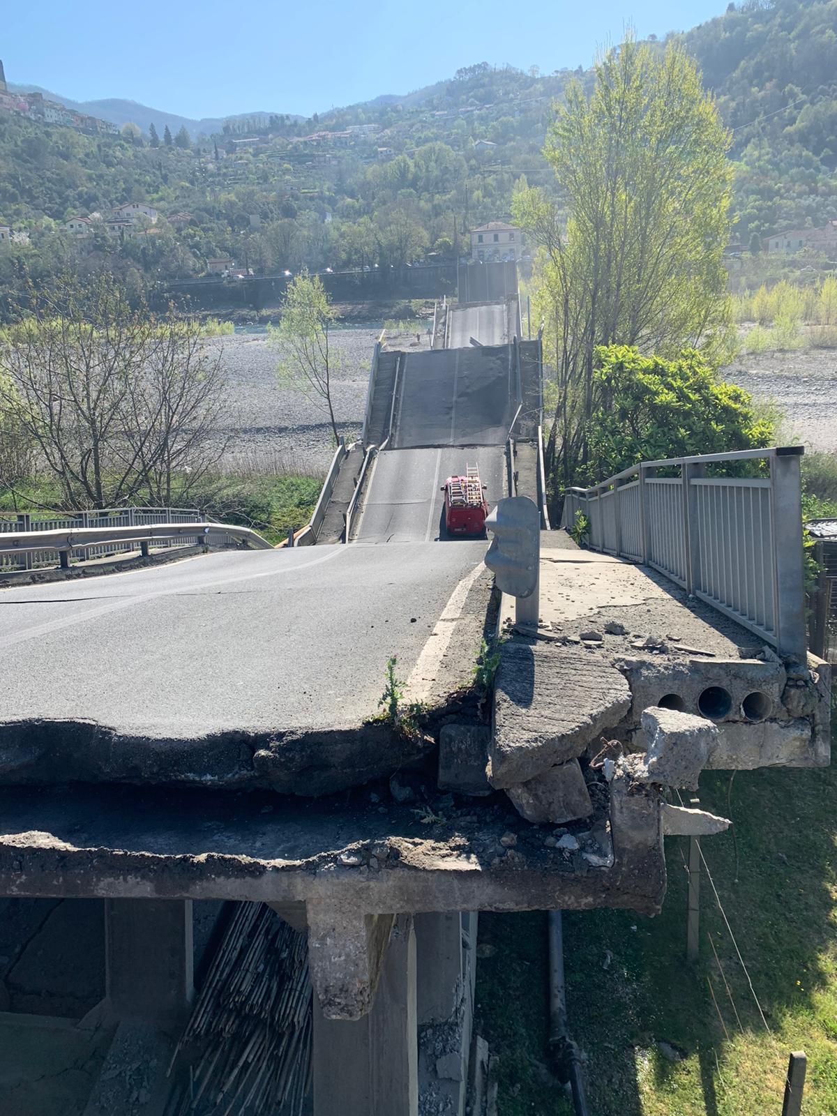 Ponte sul Magra, Fratoni e Ceccarelli: