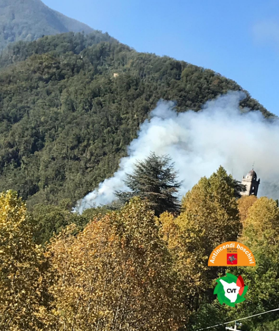 Incendi nei boschi di Stazzema e a Belvedere di Camaiore (LU)