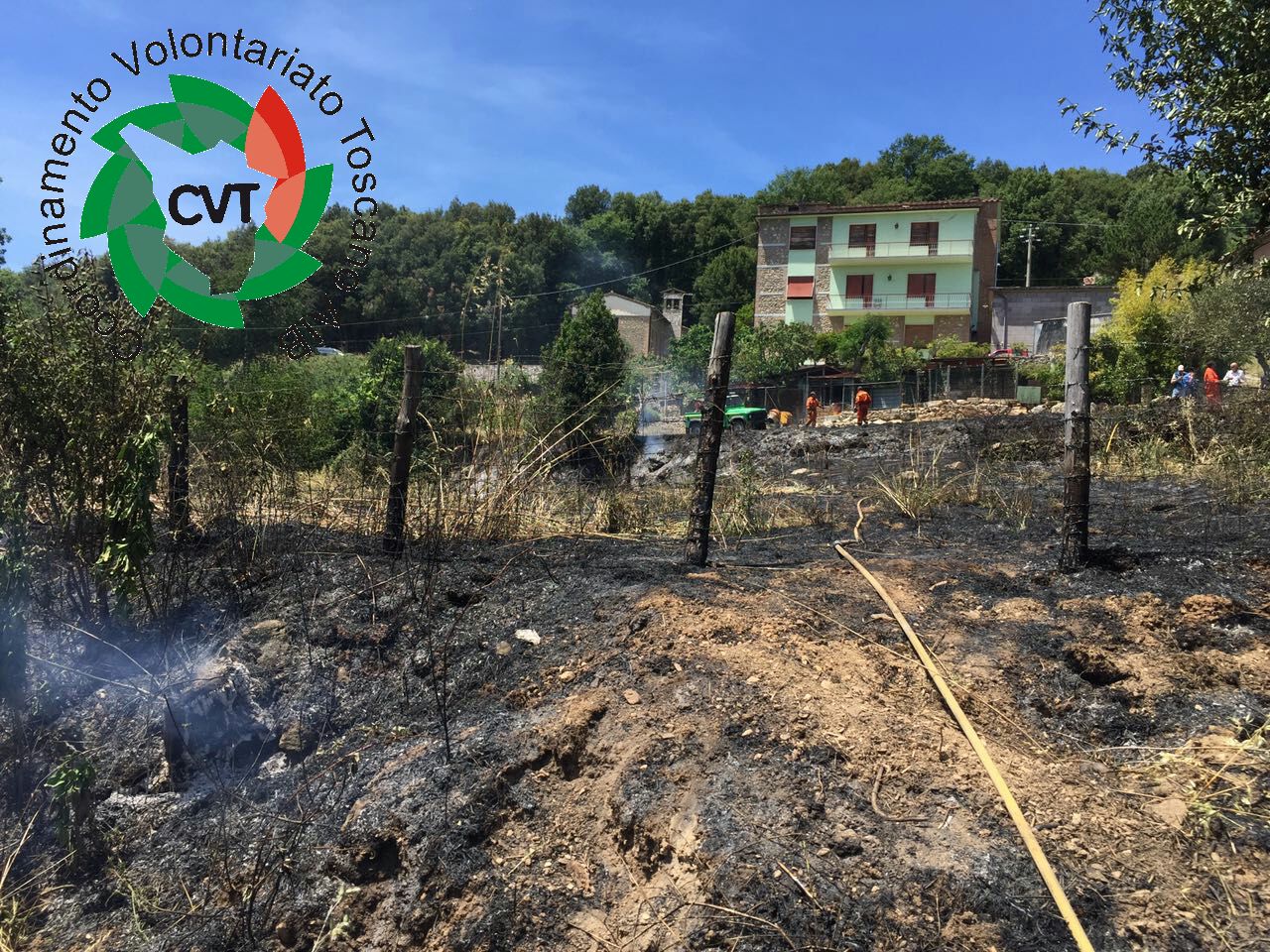 Boschi in fiamme, sei incendi nel pomeriggio e quattro elicotteri della Regione in volo