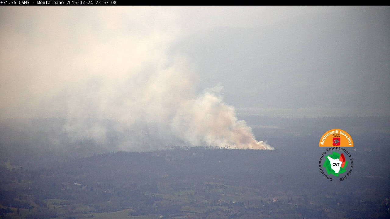 Incendio boschivo a Fucecchio, in arrivo elicottero del sistema regionale