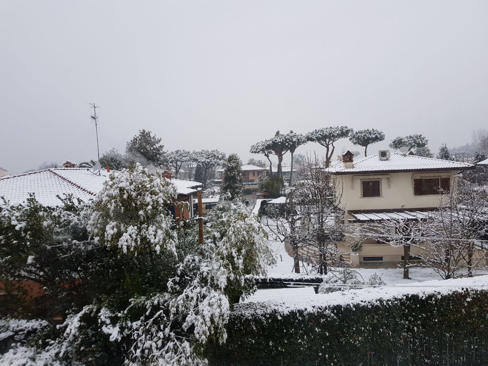 Maltempo, ancora neve e ghiaccio fino a venerdì