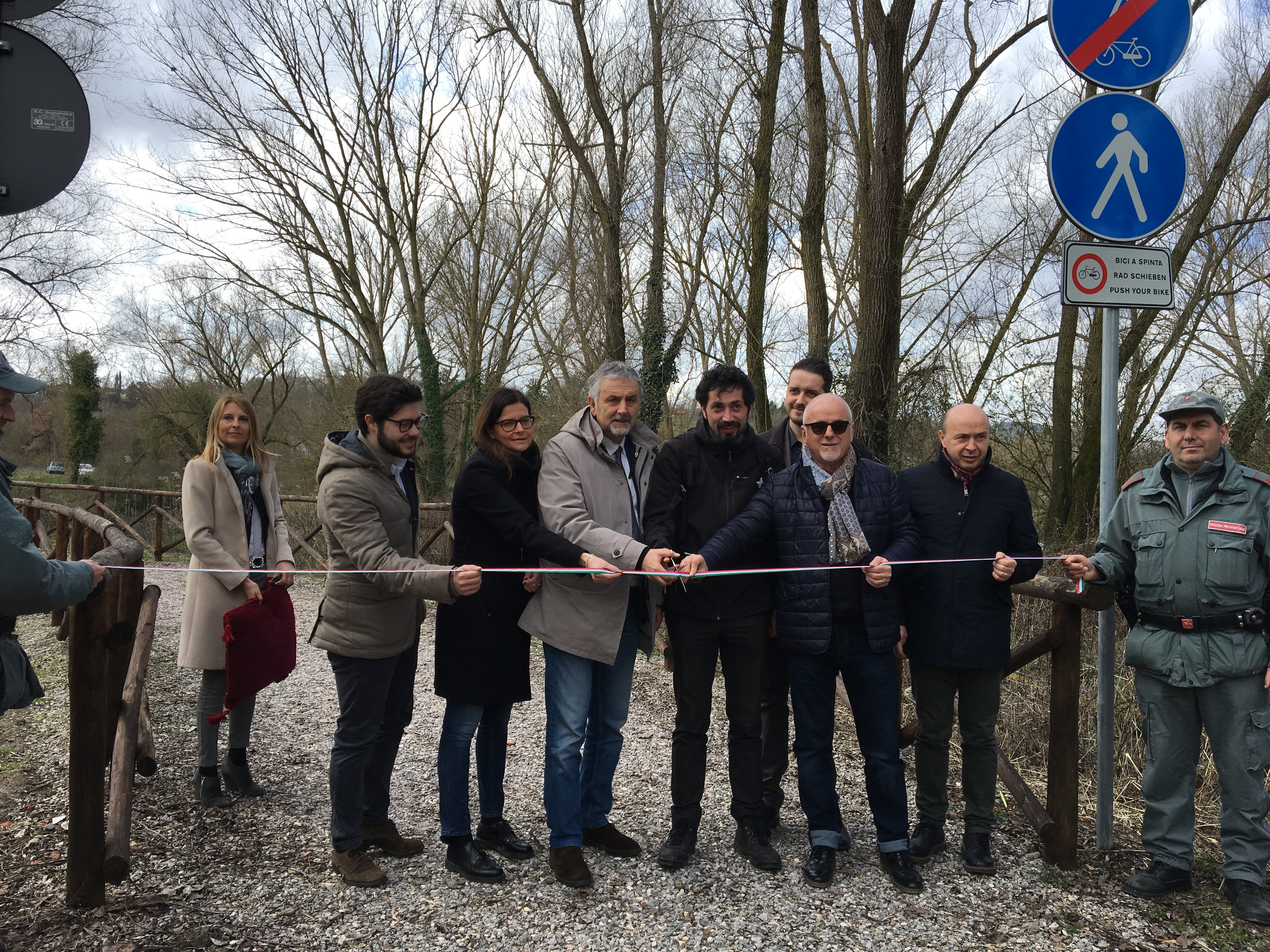 Ciclovie, inaugurata passerella sulla Chiana. Ceccarelli: