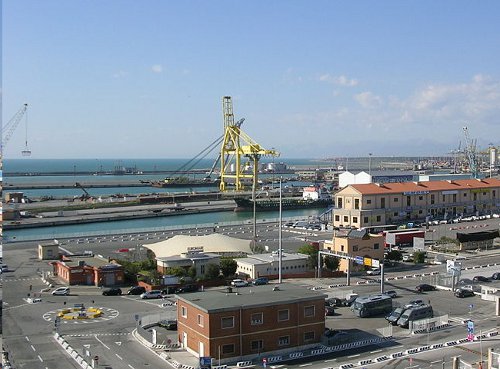 Firmato l'accordo per lo sviluppo del porto di Livorno