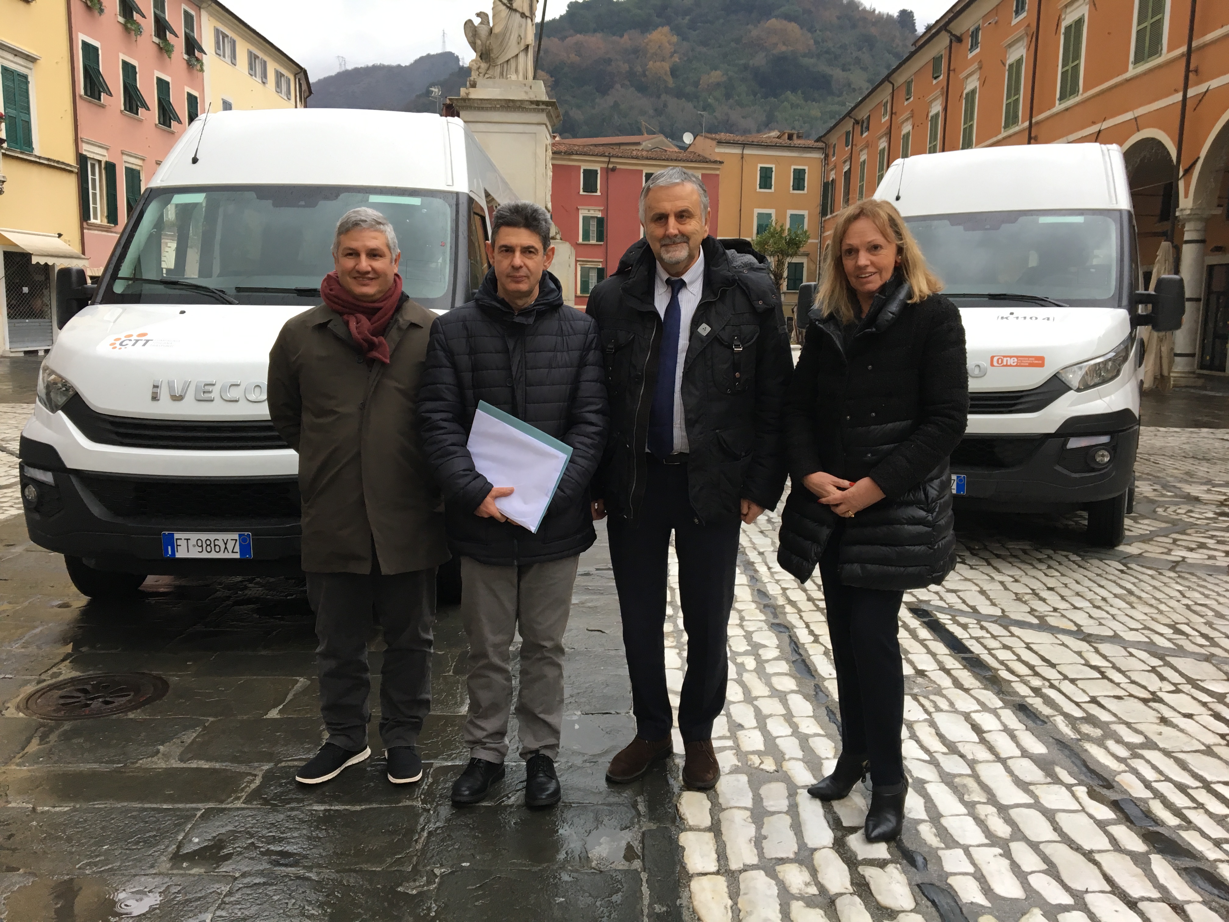 Nuovi bus, oggi a Carrara Ceccarelli alla presentazione di tre mezzi