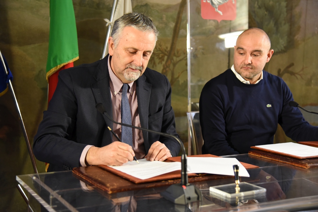 Casentino e Valtiberina, firmato accordo per contrastare l'abbandono e avviare lo sviluppo